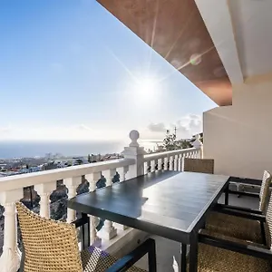 Menores Sea View Apartahotel